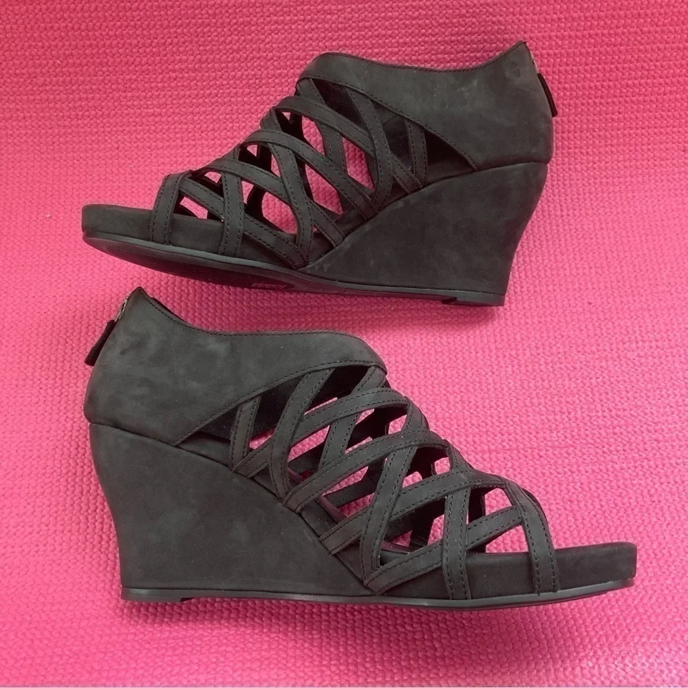 Eileen Fisher Wedge  Women's Sz 7.5 Caged Lattice Back Zip Black Leather